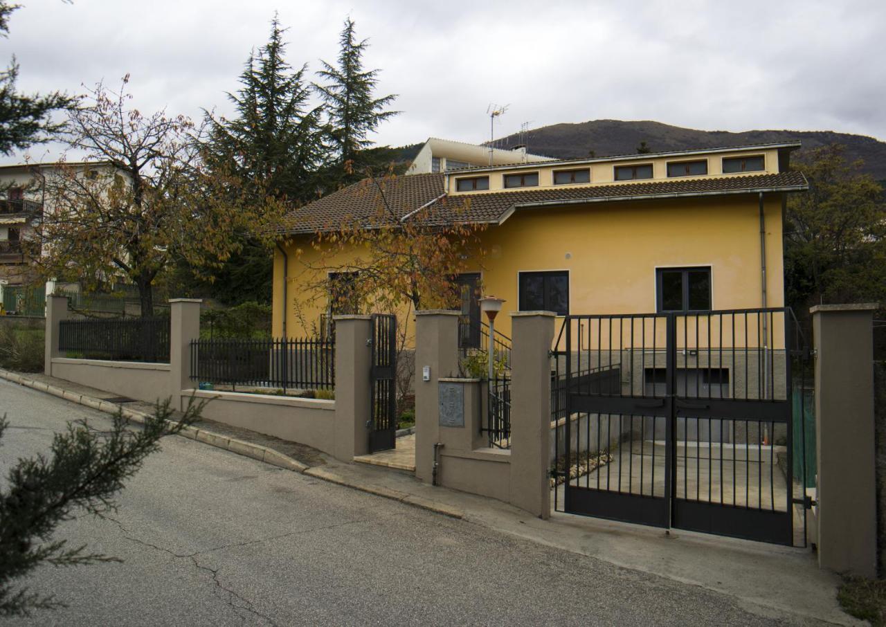 B&B A Casa Di Emy Barisciano Exterior photo