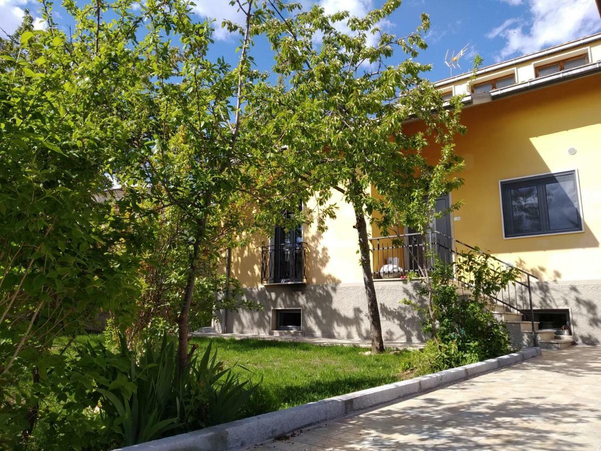 B&B A Casa Di Emy Barisciano Exterior photo